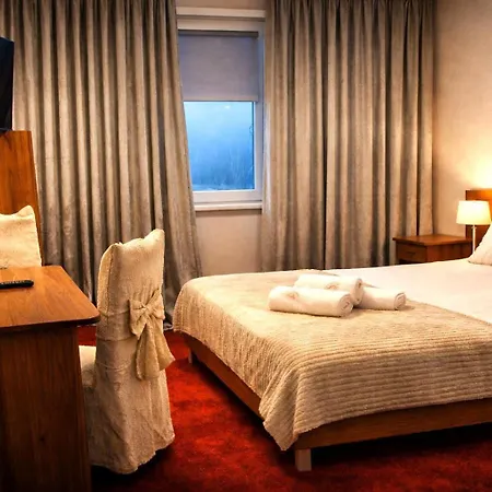 Hotel Jasminowy Dworek 67 B Czlekowka